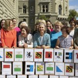 Les Femmes PLR ont déposé leur initiative en septembre 2022 (archives). KEYSTONE/PETER KLAUNZER